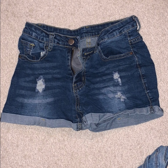 Shorts - Picture 2 of 5